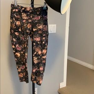 Lululemon cropped flower leggings